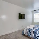 A-C 3 Blocks To Ocean Downtown La Jolla Remodel