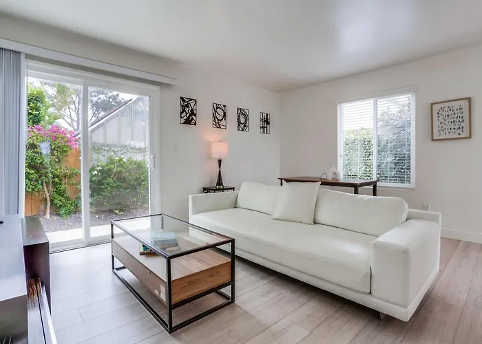 A-C 3 Blocks To Ocean Downtown La Jolla Remodel
