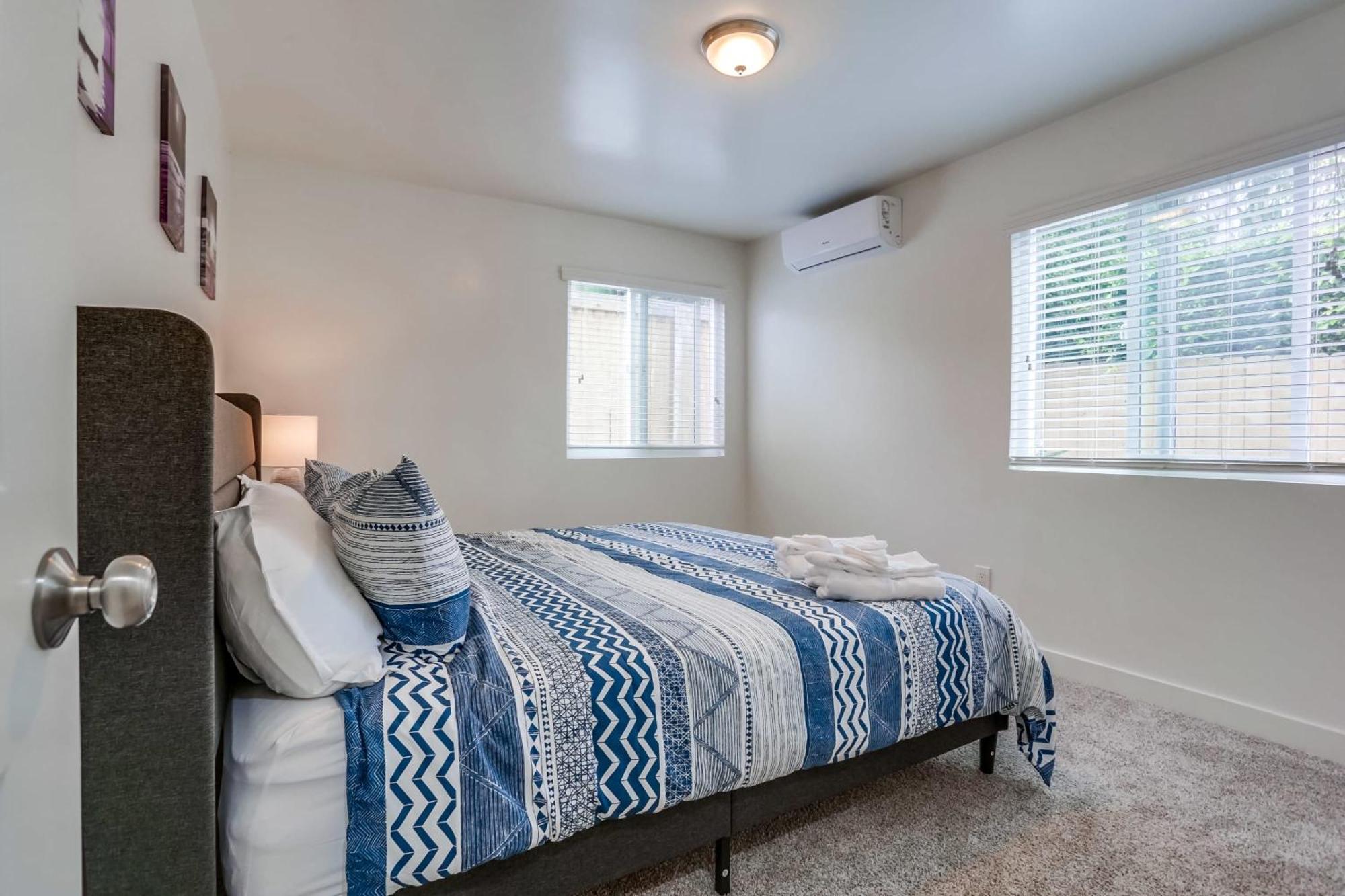 A-c 3 Blocks To Ocean Downtown La Jolla Remodel *
