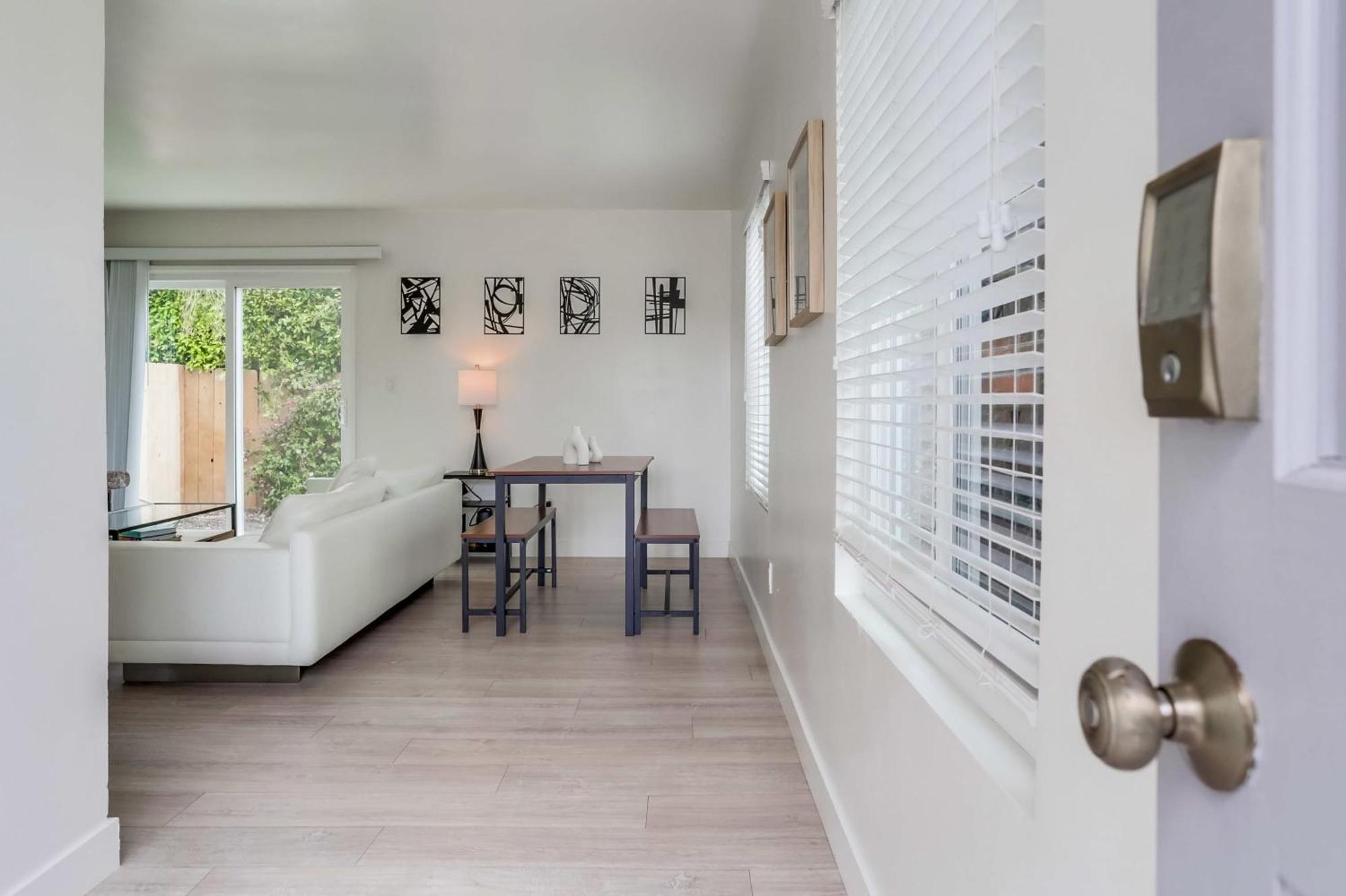 A-c 3 Blocks To Ocean Downtown La Jolla Remodel *